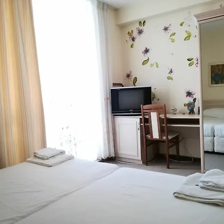 Two Bedroom With Kitchen Апартаменты *